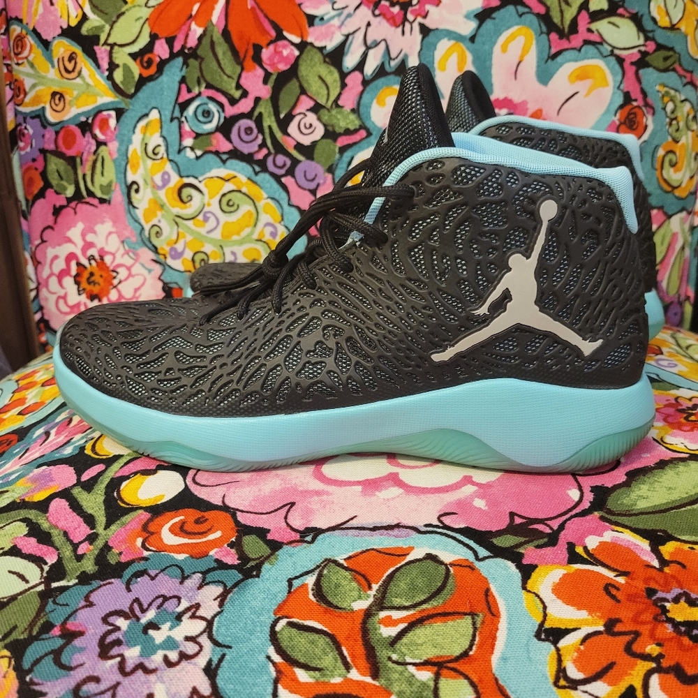 Mens Nike Jordan basketball shoes size 11.5